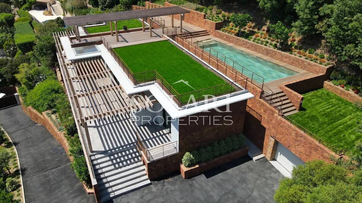 Maison à THEOULE-SUR-MER