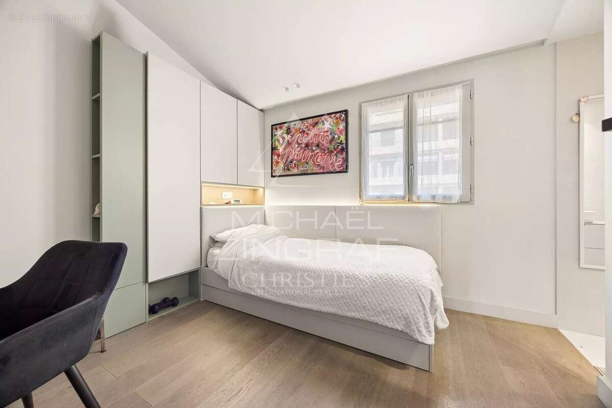 NICE Centre – Duplex moderne dans immeuble bourgeois avec grande terrasse - photo 12