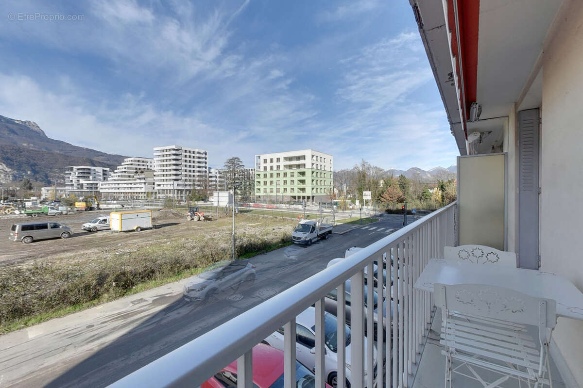 Appartement à LE PONT-DE-CLAIX