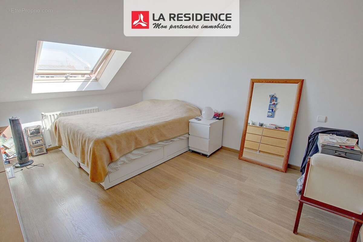 Maison 130 m² à Le Mesnil-Saint-Denis  - photo 5