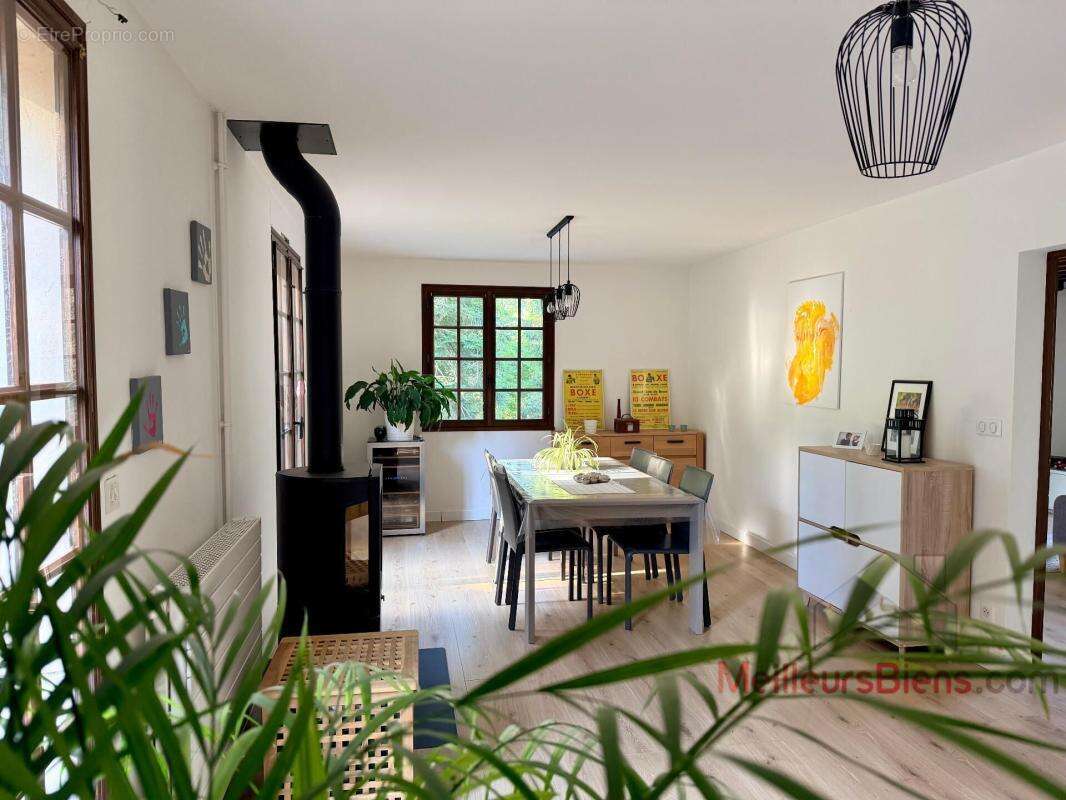 Maison familiale rénovée - 7 pièces - 5 chambres - Grand jardin - Lons-le-Saunier - photo 14