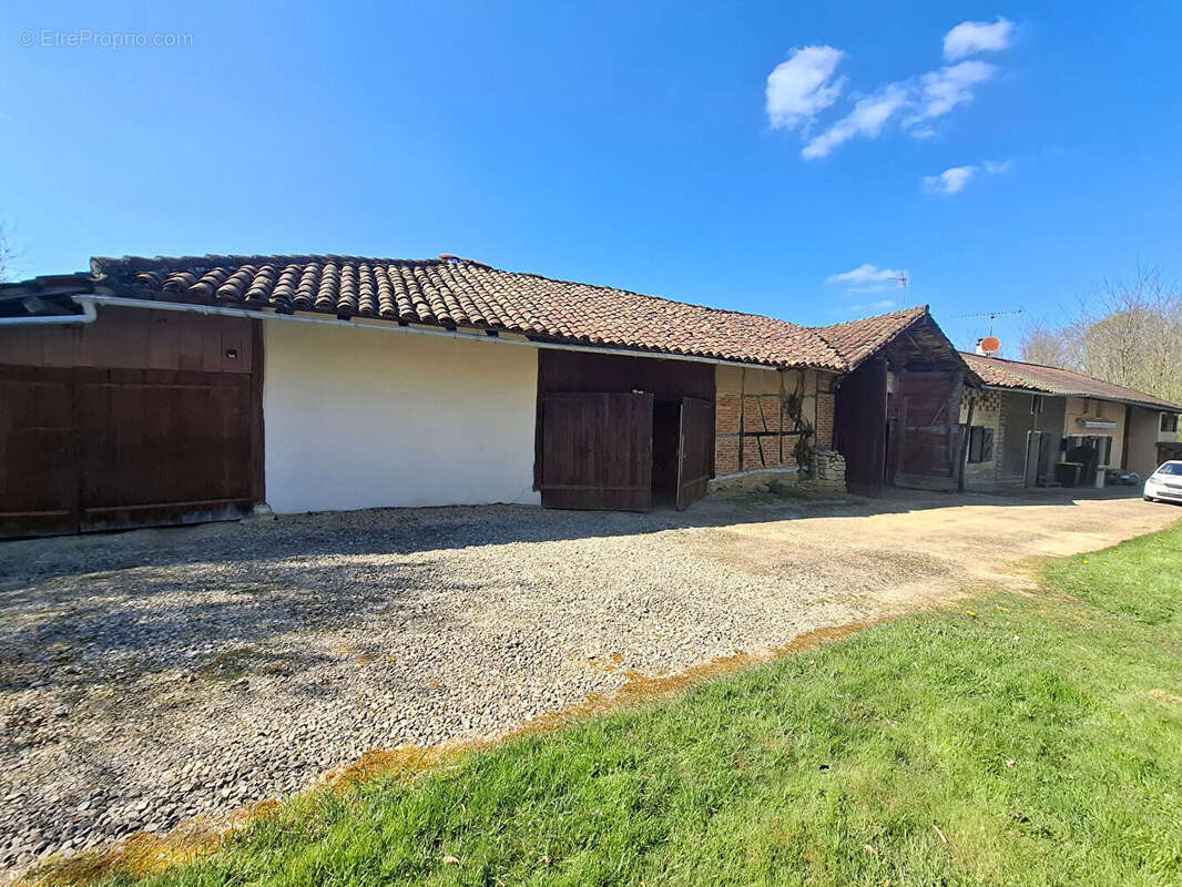 Maison à CORMOZ