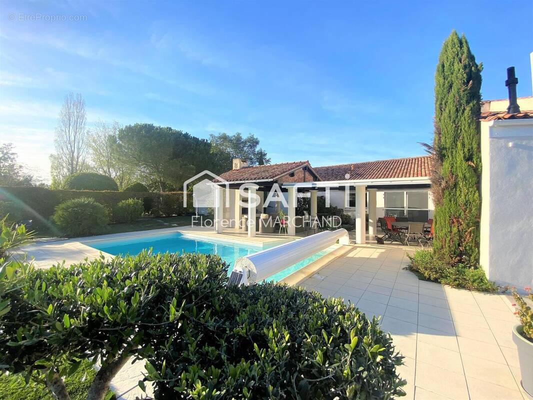 Photo 1 - Maison à SAINT-PIERRE-LE-VIEUX