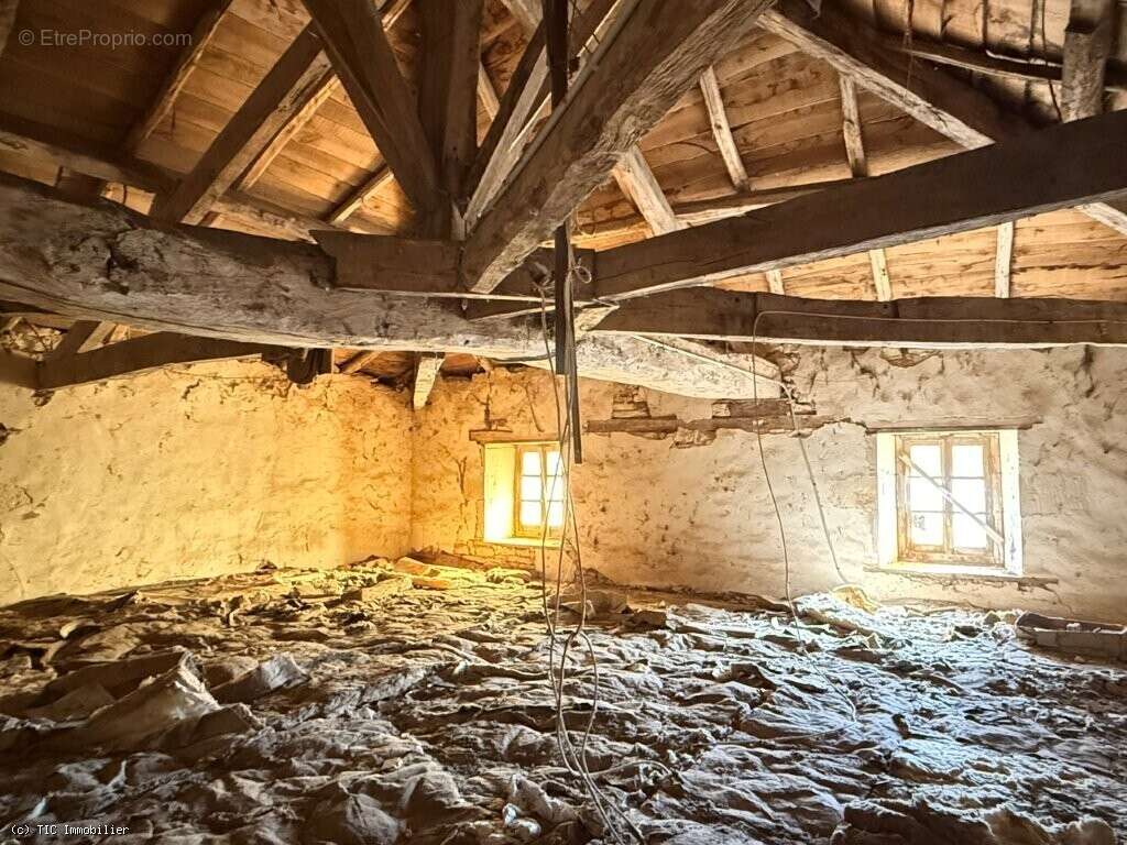 Maison de Campagne Avec 2 Chambres et Jardin Clos De Murs - photo 15