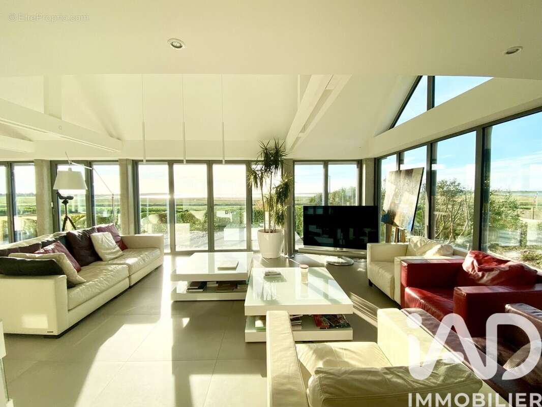 Maison 200 m² à Regneville-Sur-Mer  - photo 8