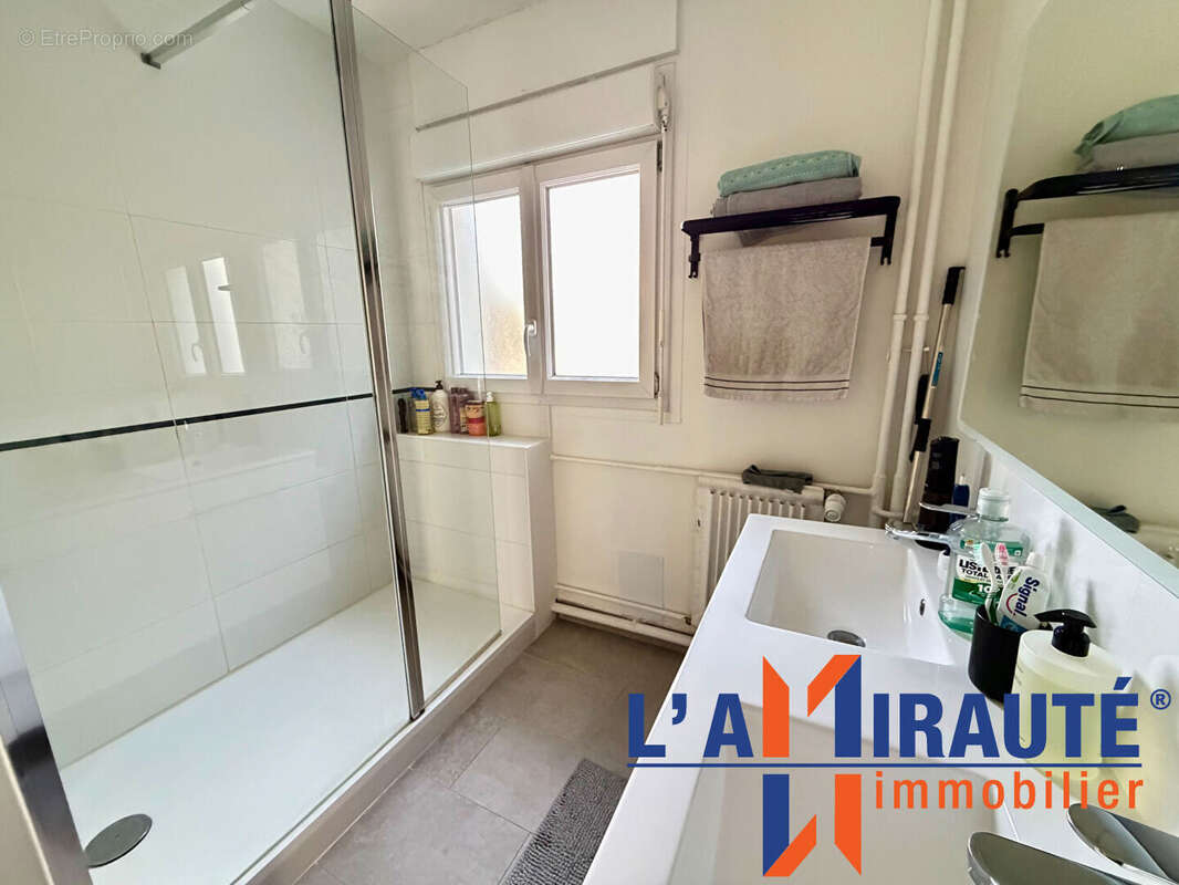 Appartement à SARTROUVILLE