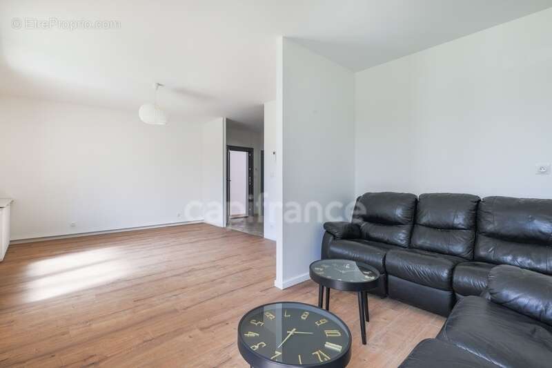 À vendre à Sainte-Geneviève-des-Bois, maison climatisée :    de 123 m², 5 chambres, véranda, garage, sans travaux et parfaitemen - photo 10