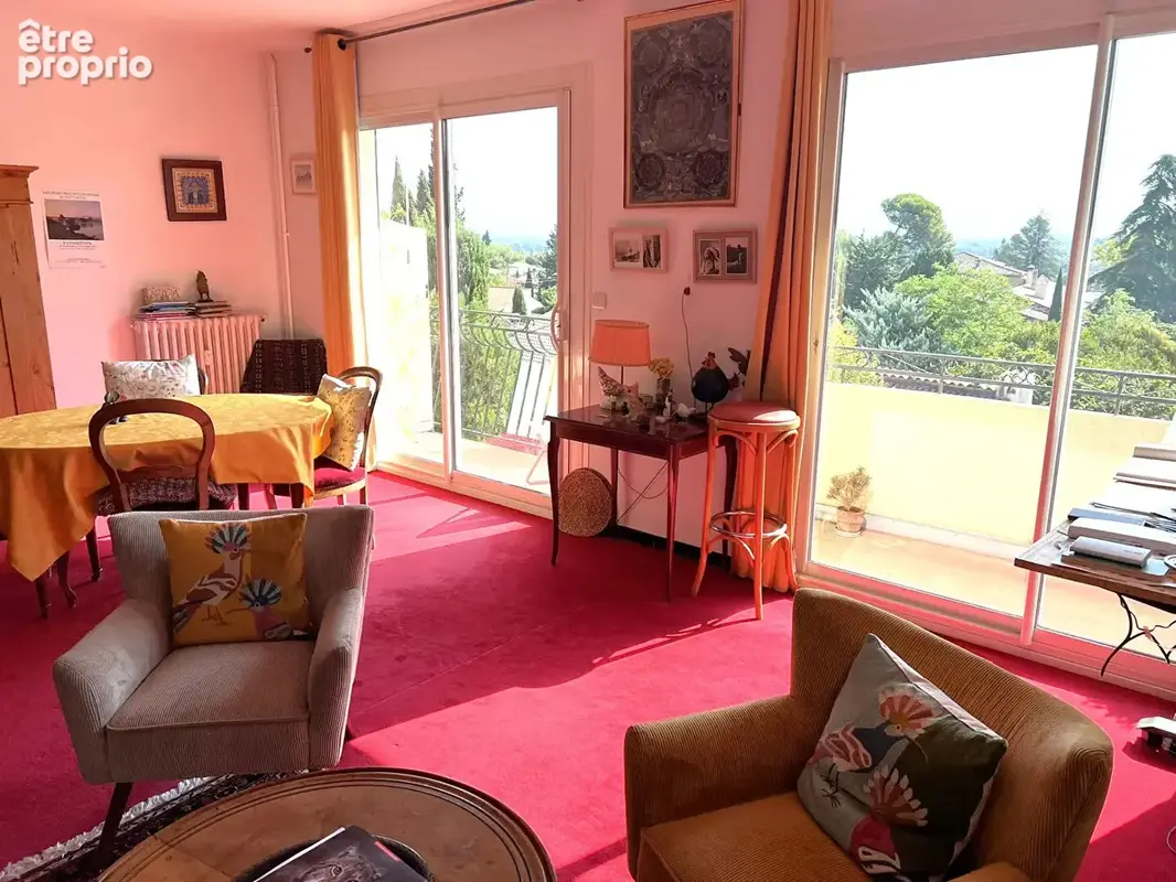 Appartement à VILLENEUVE-LES-AVIGNON