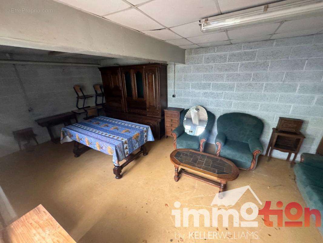 Commerce à FEUQUIERES-EN-VIMEU