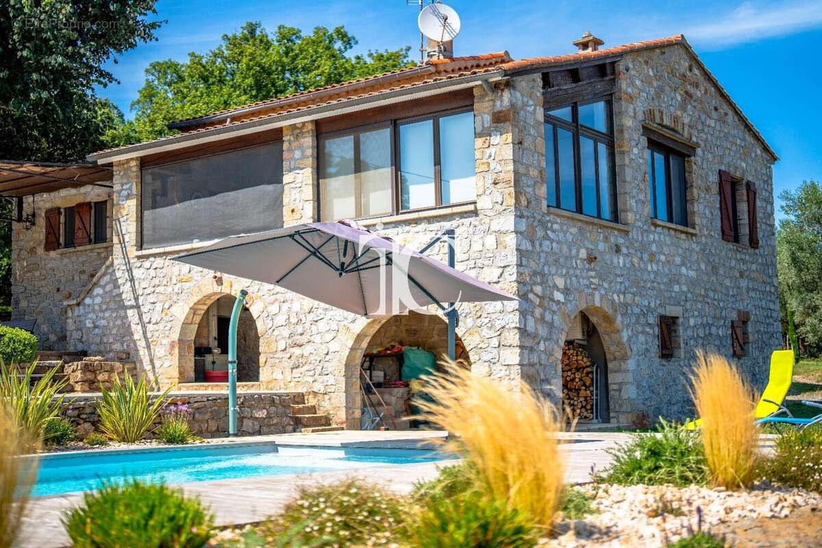 Mas du xviiieme 166m² habitables 4272m² de terrain piscine 11x5 - photo 32