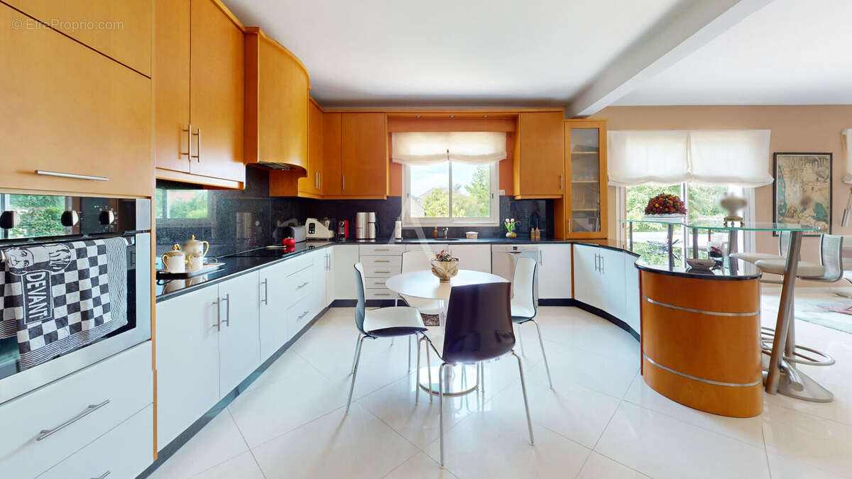 Maison à OZOIR-LA-FERRIERE