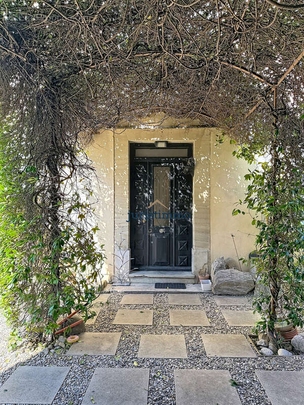 Maison à VAISON-LA-ROMAINE