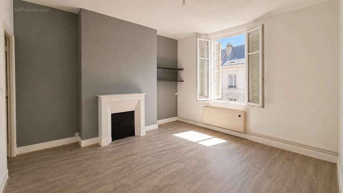 Appartement 265 m² à Tours  - photo 3
