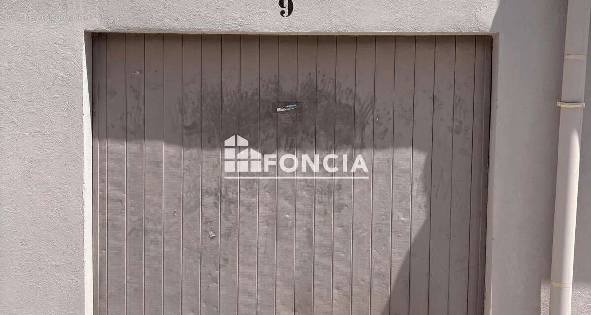 A vendre garage dans résidence sécurisée - photo 2