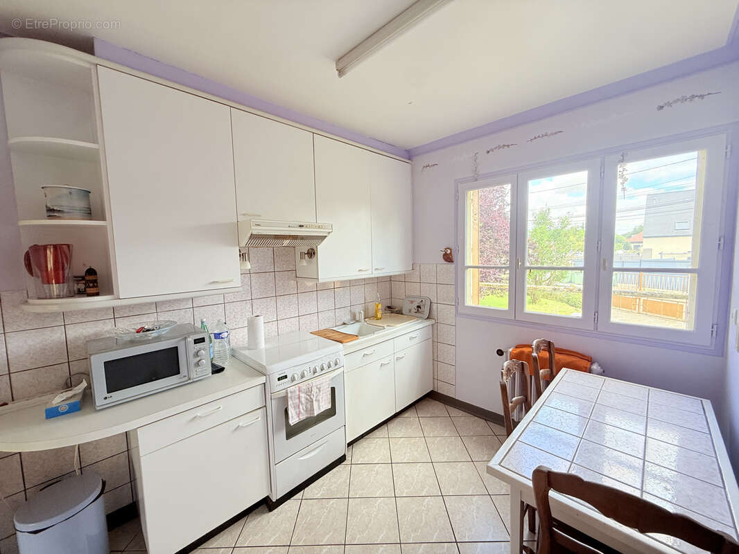 Maison à LA QUEUE-LES-YVELINES