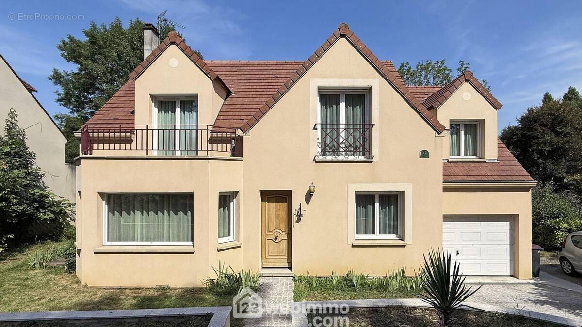 Maison 151 m² à Sucy-En-Brie  - photo 1