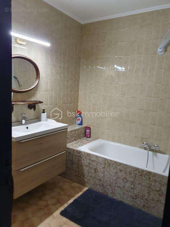 Maison divisee en t4, t3 et t2 - photo 25
