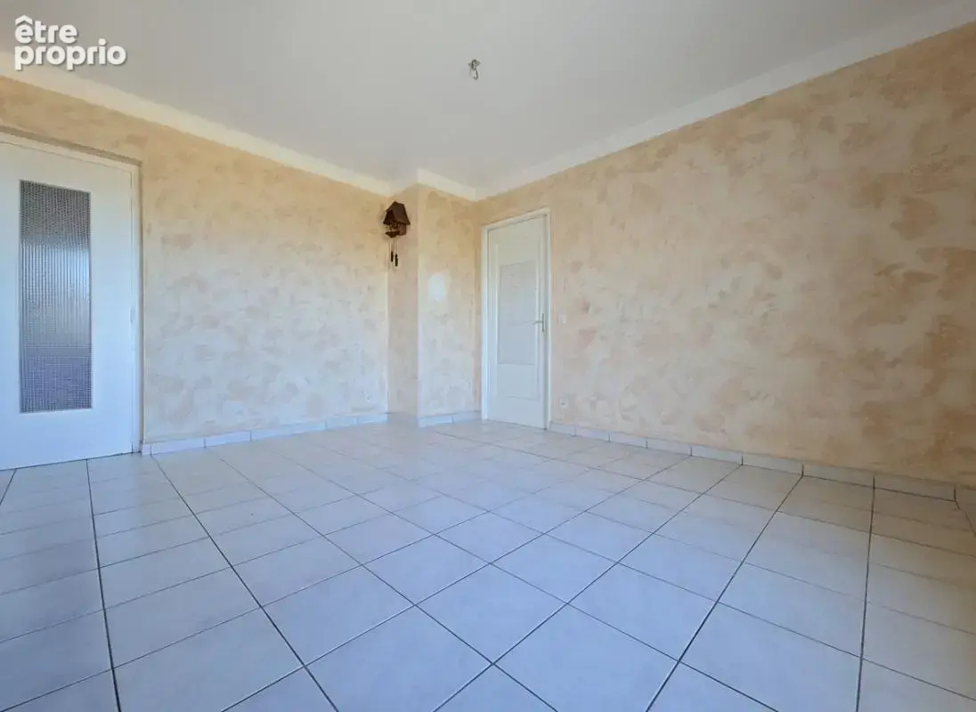 Appartement - 2 Chambres - 1 Bureau - 1 Balcon - 1 Loggia - Parking - Proche toutes commodités - photo 5