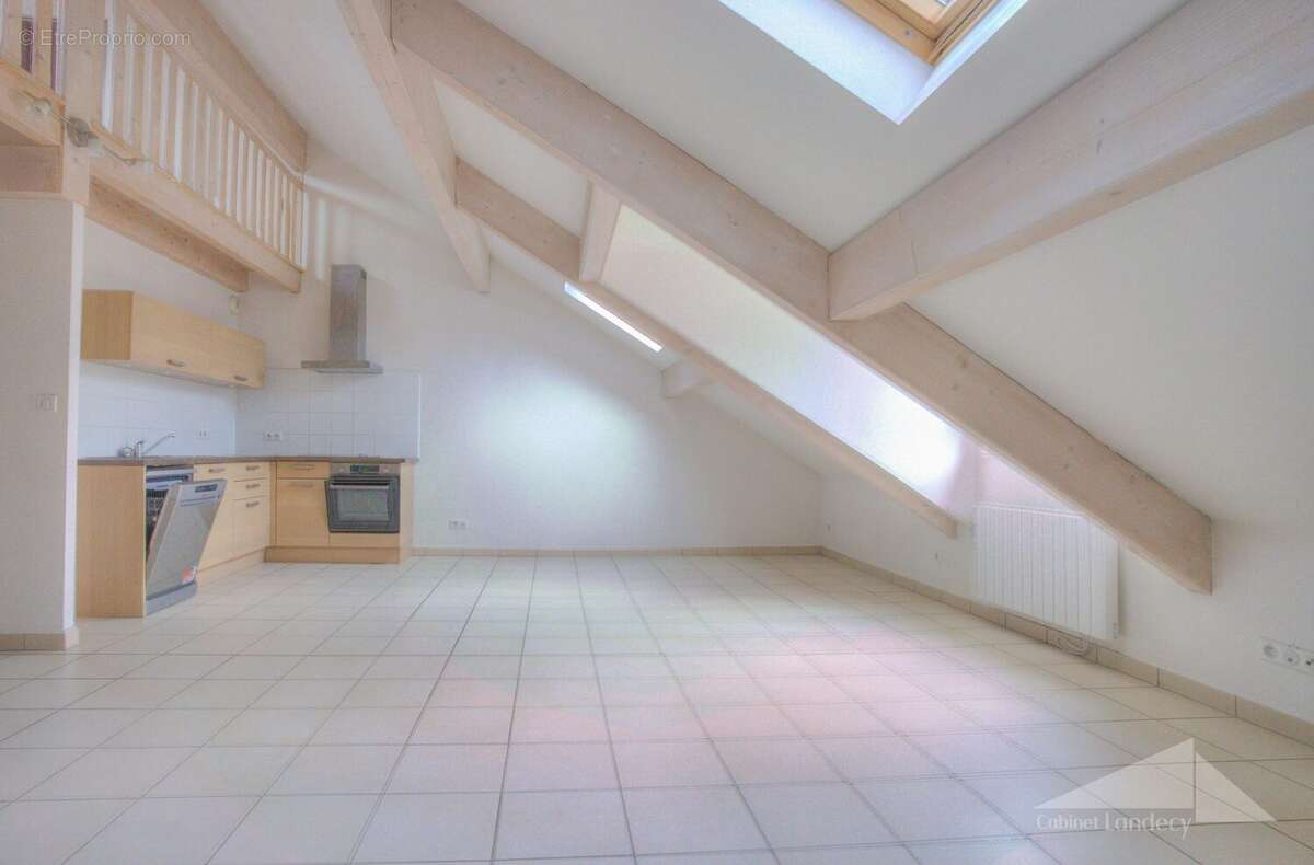 Appartement à SAINT-GENIS-POUILLY