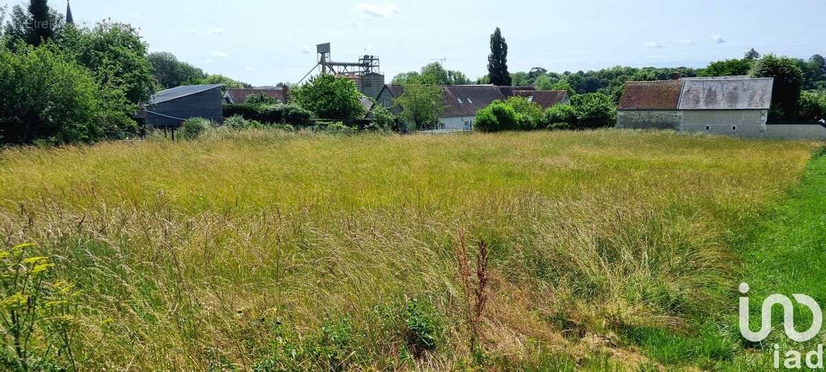 Photo 1 - Terrain à VARENNES