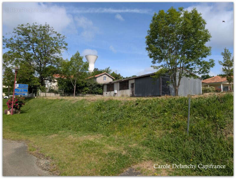 Hangar à aménager en habitation – 150 m² – Terrain 1192 m² – Proche Chemin de Compostelle - photo 7
