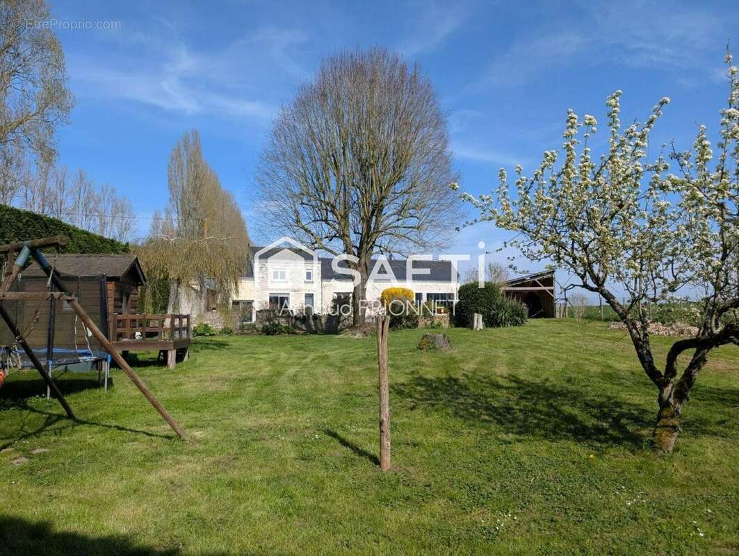 Photo 2 - Maison à PELLOUAILLES-LES-VIGNES