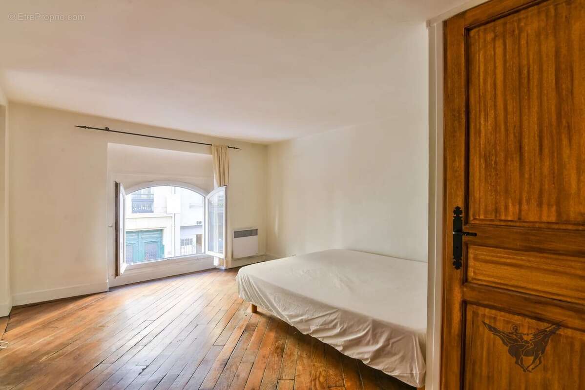 Appartement à PARIS-10E