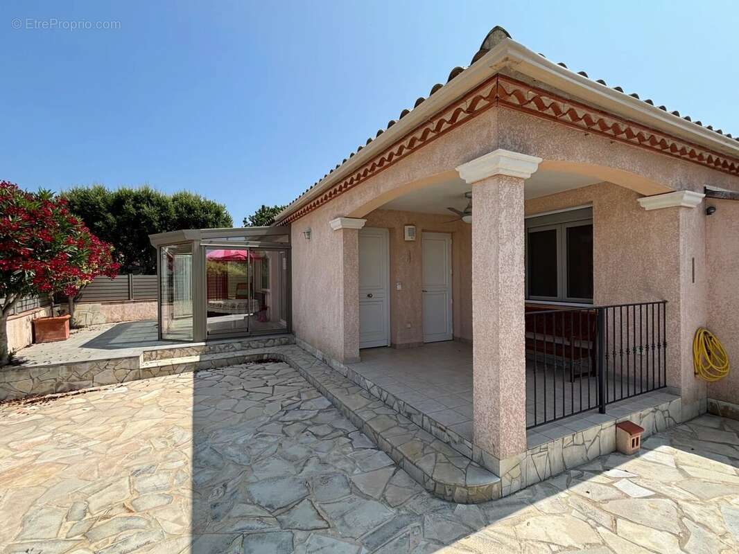 Maison à ROQUEBRUNE-SUR-ARGENS