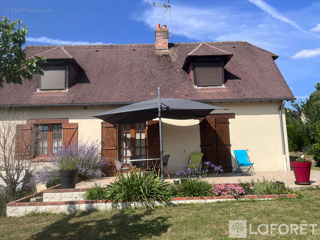 Maison située près du centre-ville - photo 9