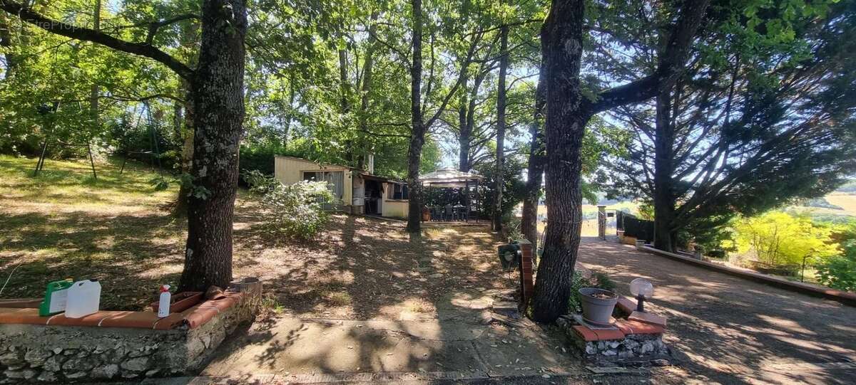 Maison à CASTELNAU-MONTRATIER