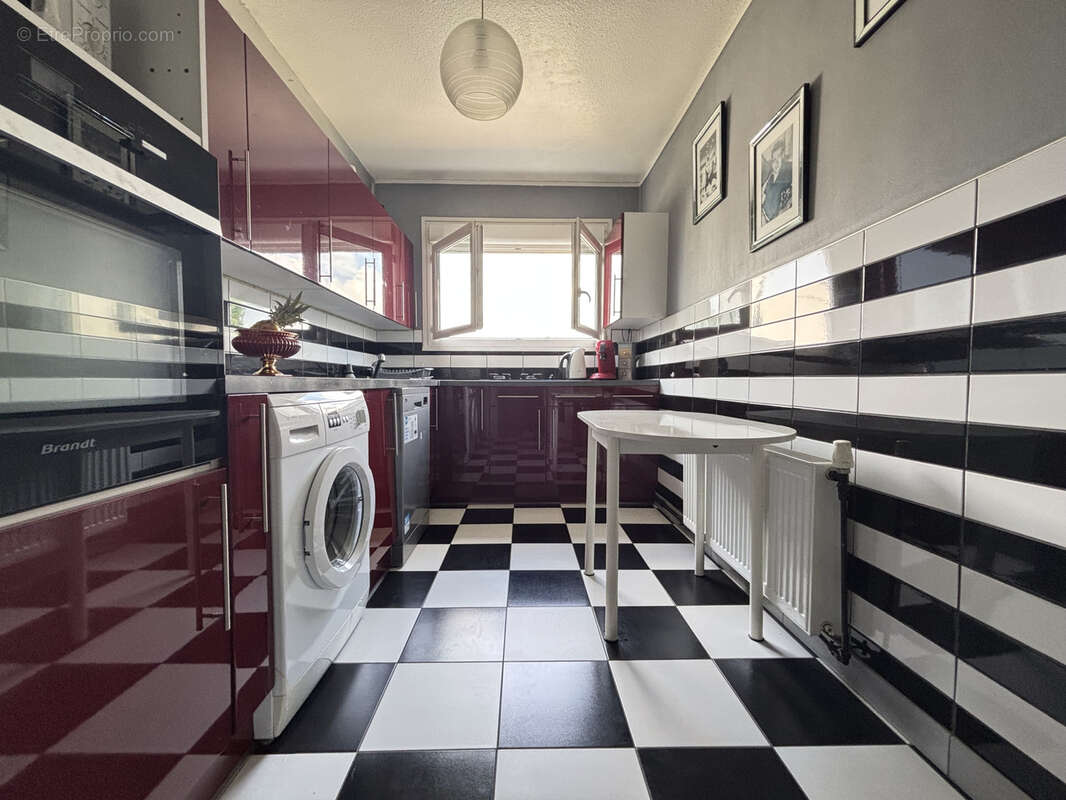 Appartement à SAINT-GENIS-LAVAL