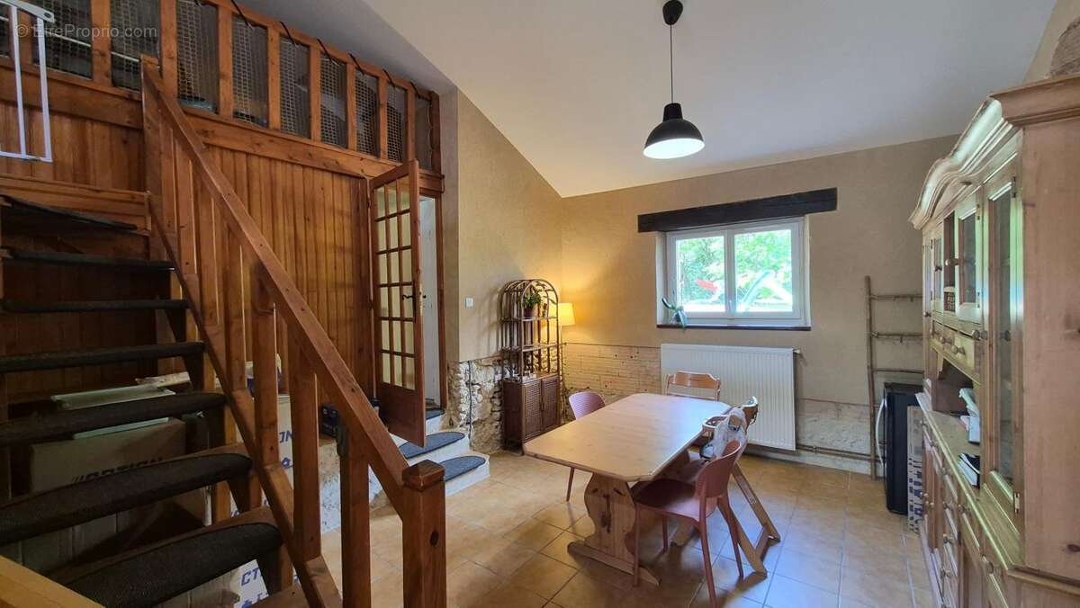 Maison en pierre sur les hauteurs - photo 10