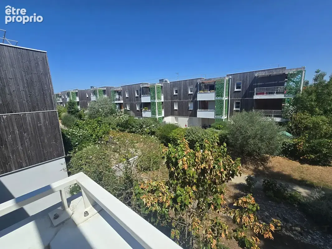 LA ROCHELLE - LA GENETTE Appartement La Rochelle 2 pièces 42.45 m2 avec terrasse et parking en sous-sol. - photo 2