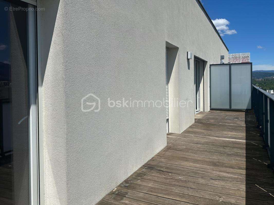 Appartement type 3 - dernier etage - terrasse et vue degagee montagnes - photo 13