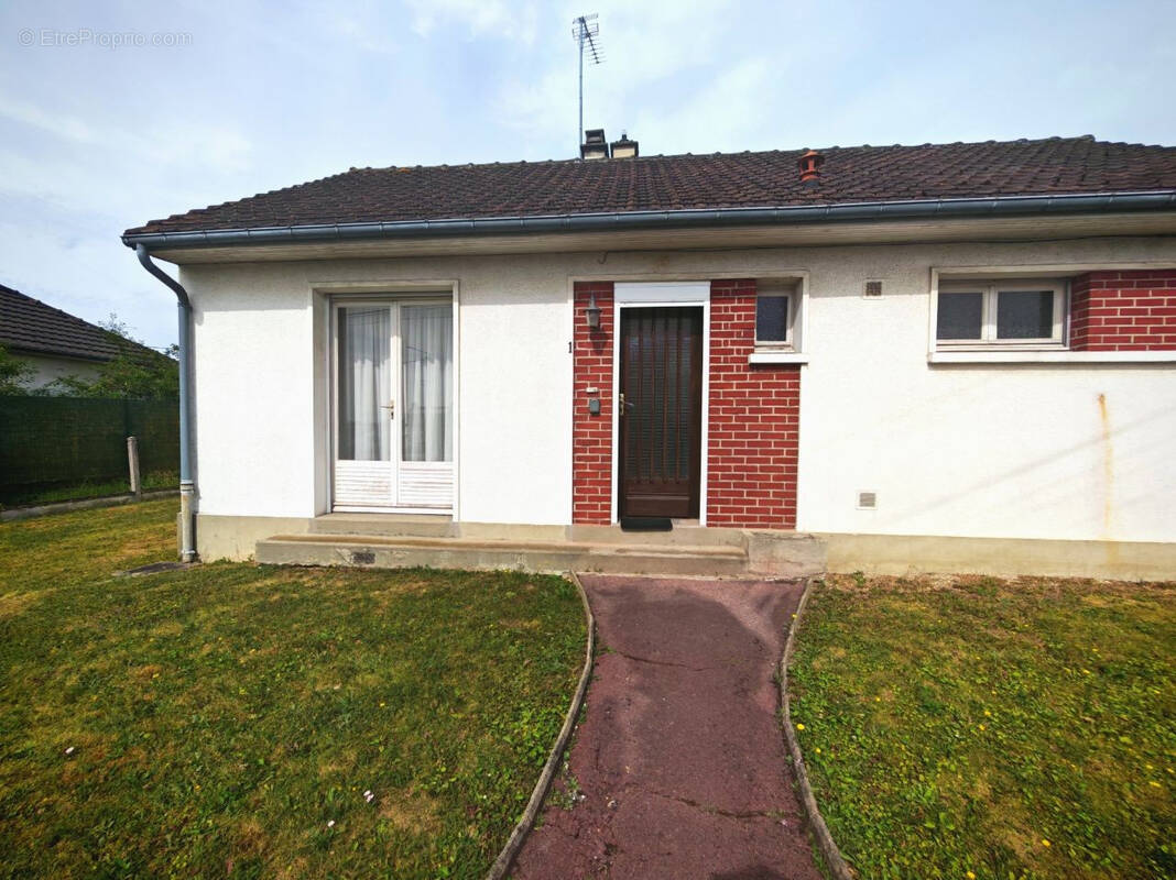 Maison à RIVERY