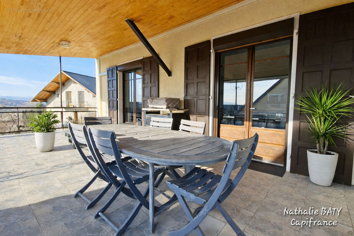 Belle opportunité à saisir - Maison familiale 174 m² – Vue dégagée, calme et potentiel rare à Gruffy - photo 12