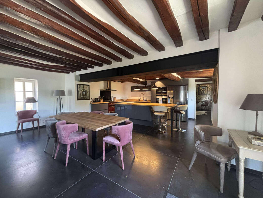 Maison à MONTREUIL-SUR-EPTE