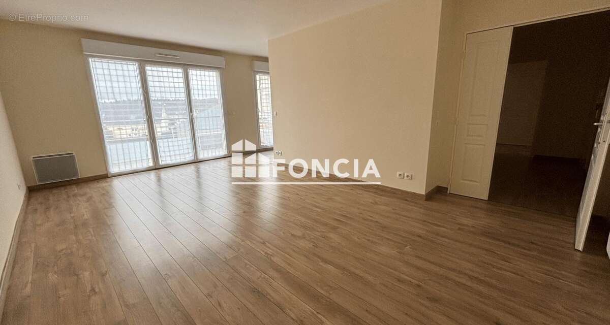 Appartement à SAINT-SEBASTIEN-DE-MORSENT