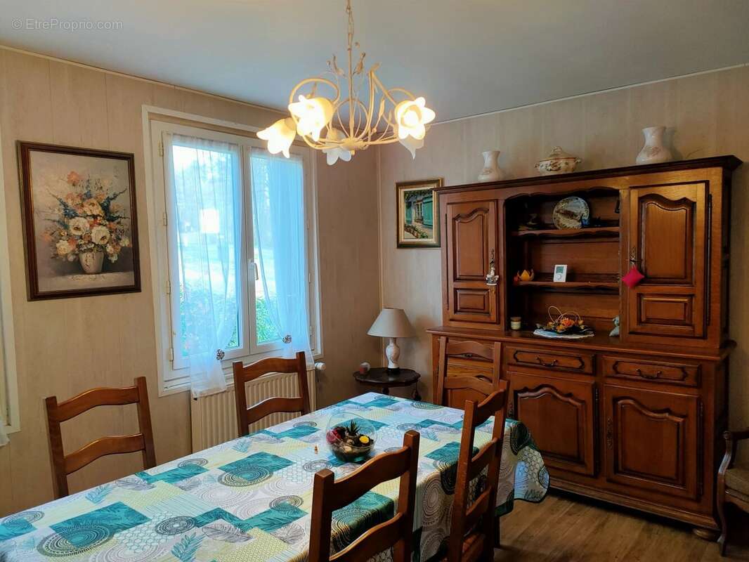 Maison à CHAMPAGNAC-LA-RIVIERE