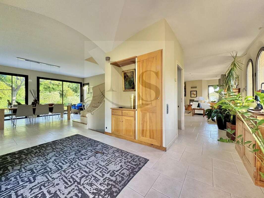 Maison à LE THOLONET