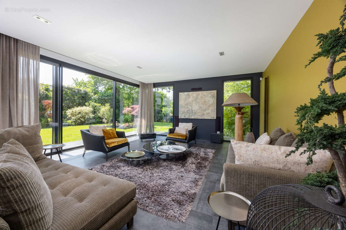 Magnifique Maison contemporaine à PACE, située dans le secteur résidentiel très prisé de Beausoleil - photo 3