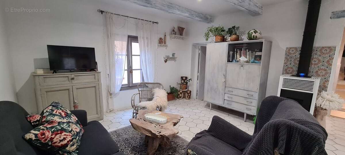 Maison à SAINT-QUENTIN-LA-POTERIE