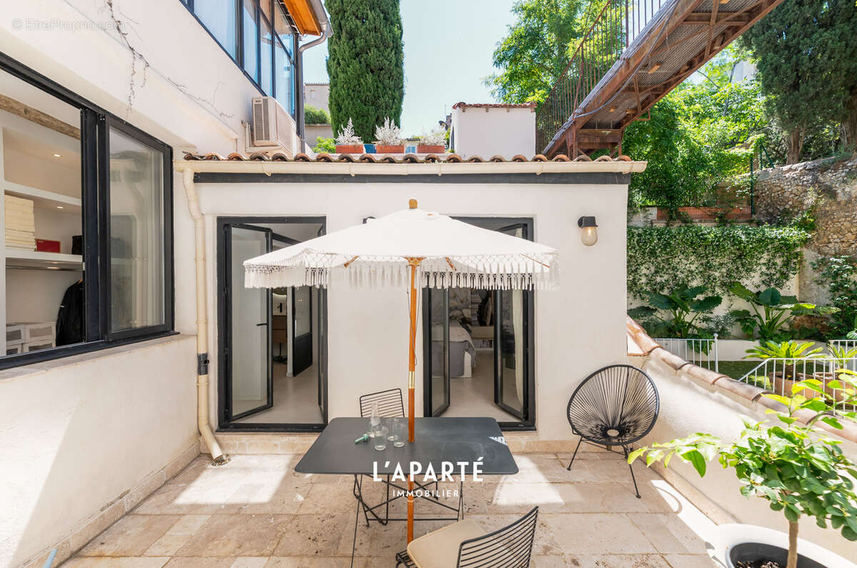 Appartement à MARSEILLE-6E