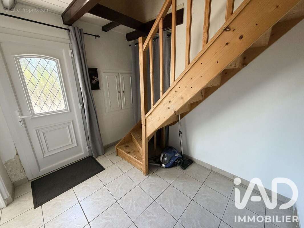 Maison 79 m² à Saint-Lin  - photo 2