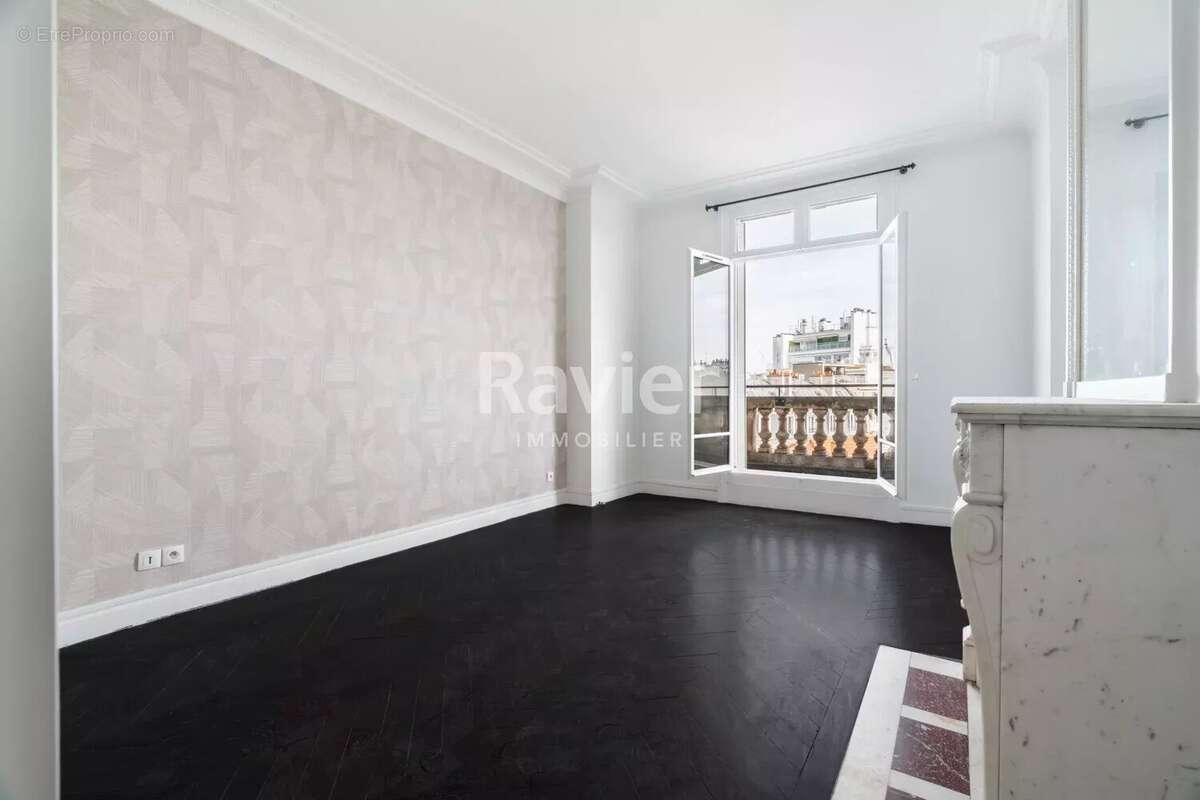 Appartement à PARIS-7E