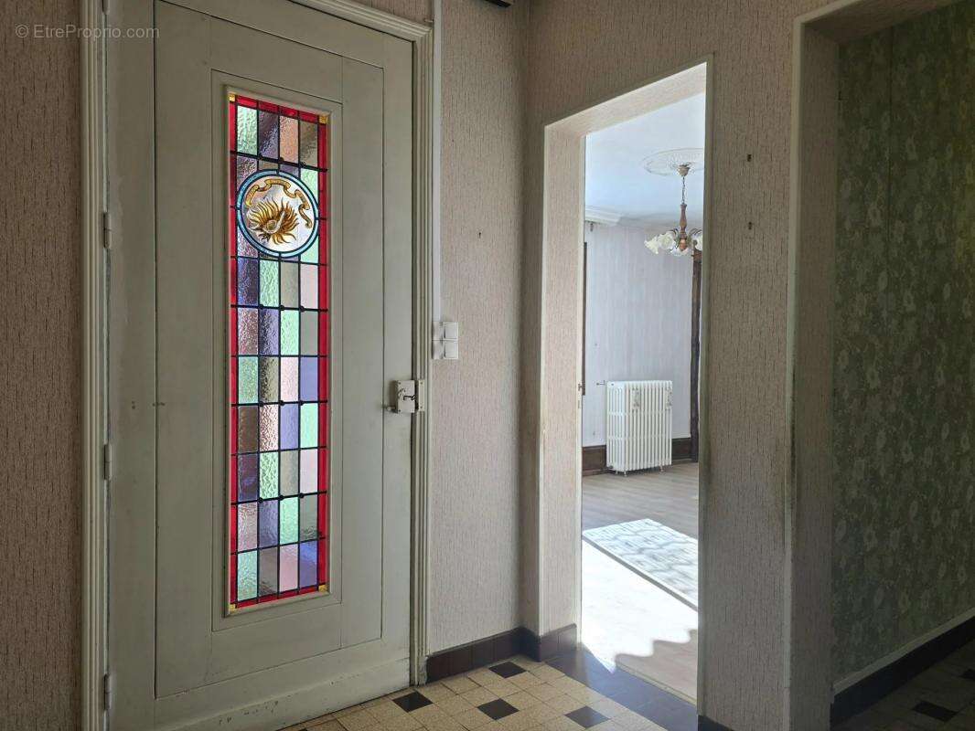 Maison à MONTMOREAU-SAINT-CYBARD