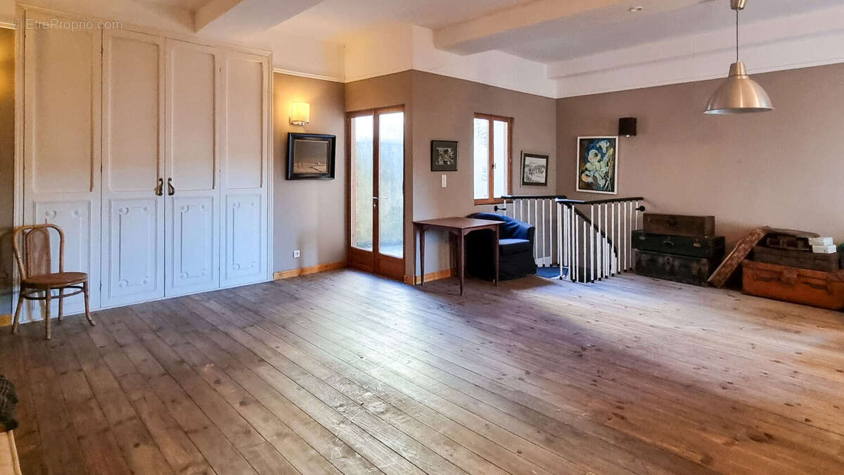 piéce a finir - Maison à MIREPOIX