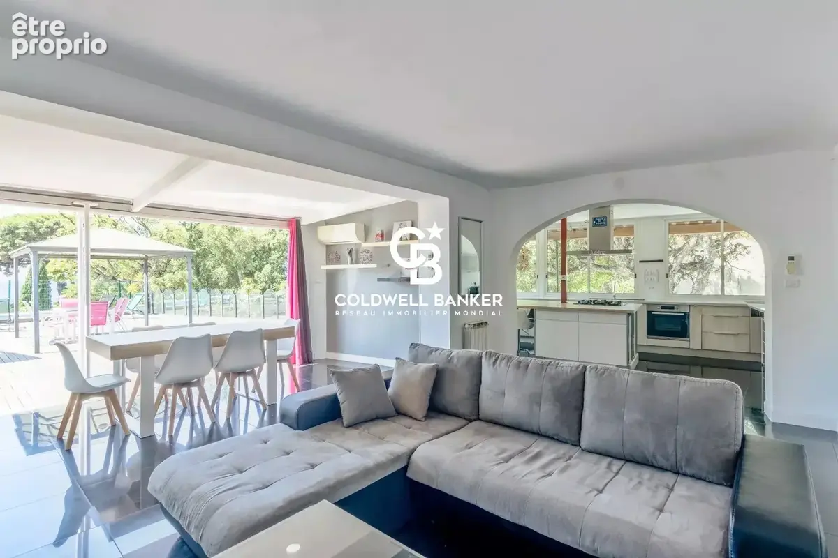 Ensemble immobilier avec vue mer , Piscine et plage à pied - photo 10