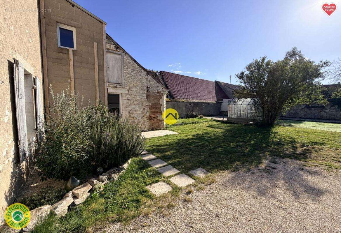 Maison à CHATEAUNEUF-SUR-CHER