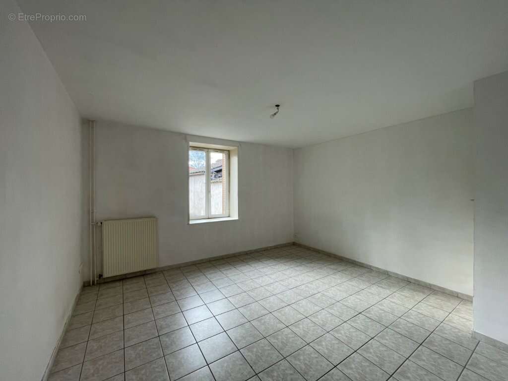 Maison à SAINT-ETIENNE-DES-OULLIERES